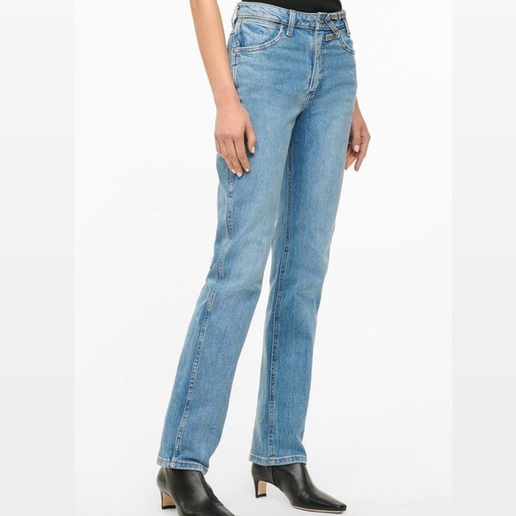 Classic Blue Women's Jeans - Picture 1 of 8